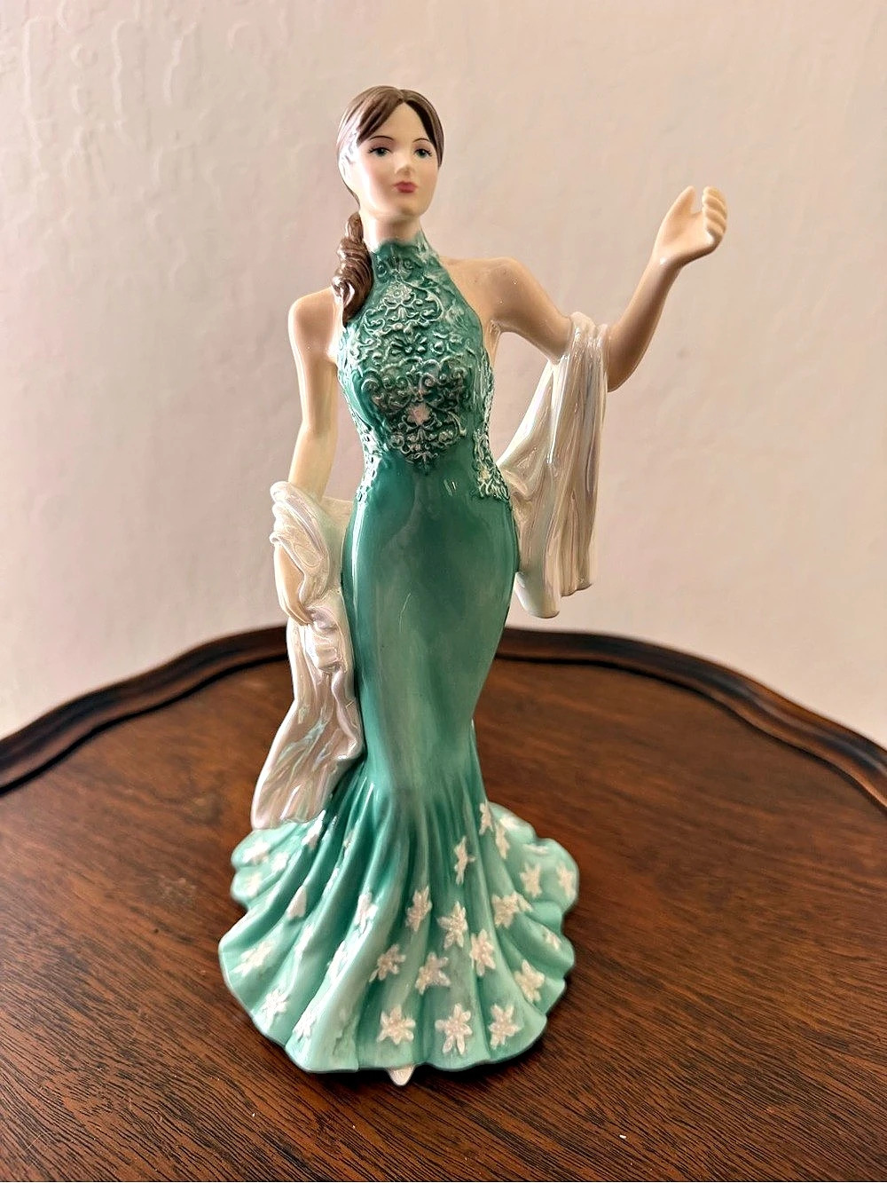 Royal Doulton Diana HN 4764 Figurine Green & White Floral Decor